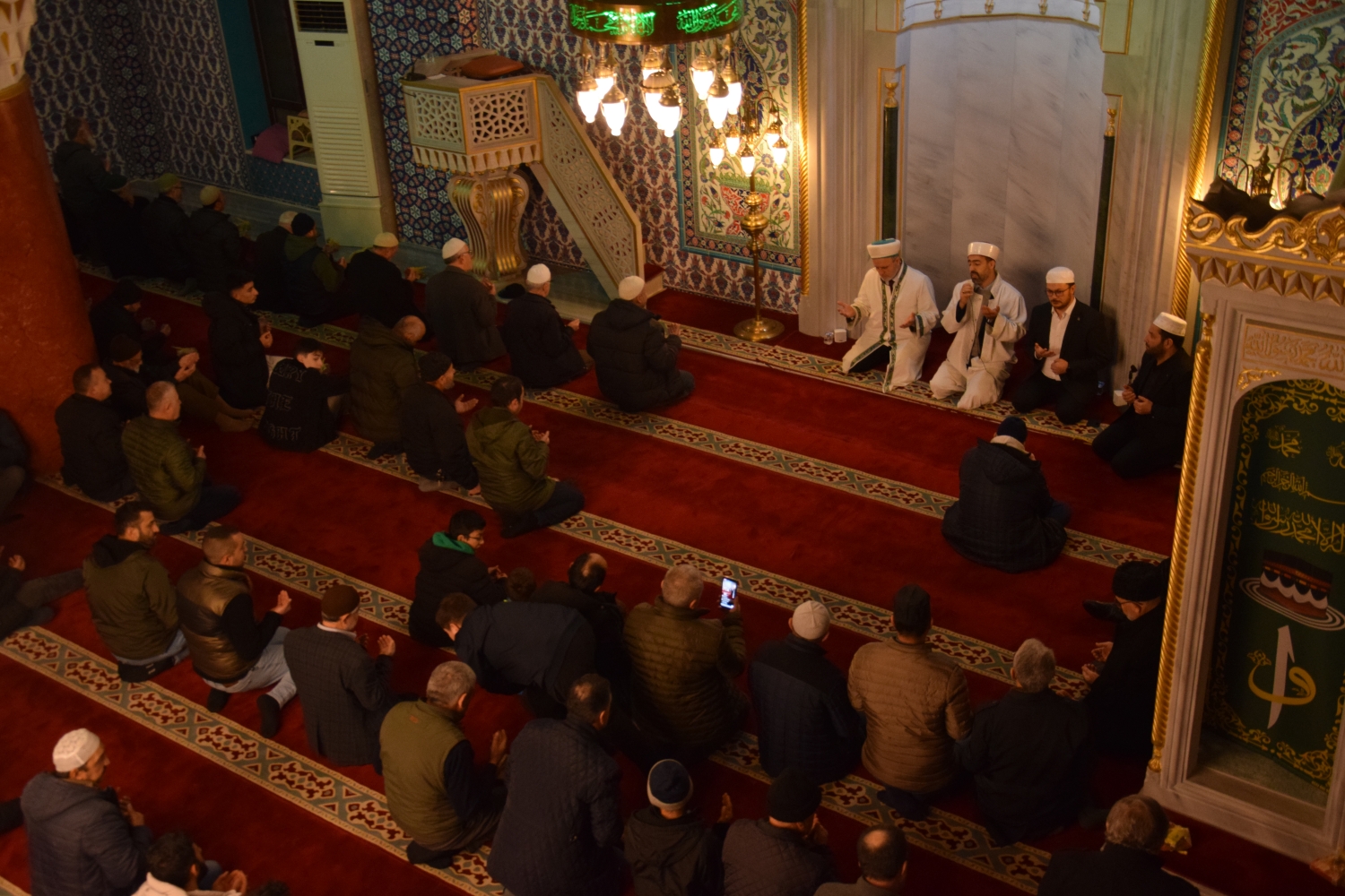 Miraç Gecesi dualarla idrak edildi   Miraç Gecesi dolayısıyla Giresun genelinde düzenlenen programlarda eller semaya açıldı. Vatandaşlar Miraç Gecesini idrak etmek için namaz kılıp dua etti.