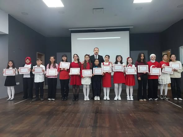 BULANCAKLI GENÇLER İSTİKLÂL MARŞI’NI EN GÜZEL OKUMAK İÇİN YARIŞTI