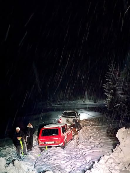 BULANCAK–BEKTAŞ YAYLA YOLUNDA KAR ESARETİ: 9 KİŞİ KURTARILDI
