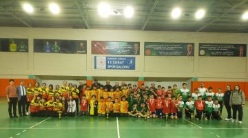 GÖRELE’DE HENTBOL ŞÖLENİ: KÜÇÜKLER İL BİRİNCİLERİ KUPALARINA KAVUŞTU