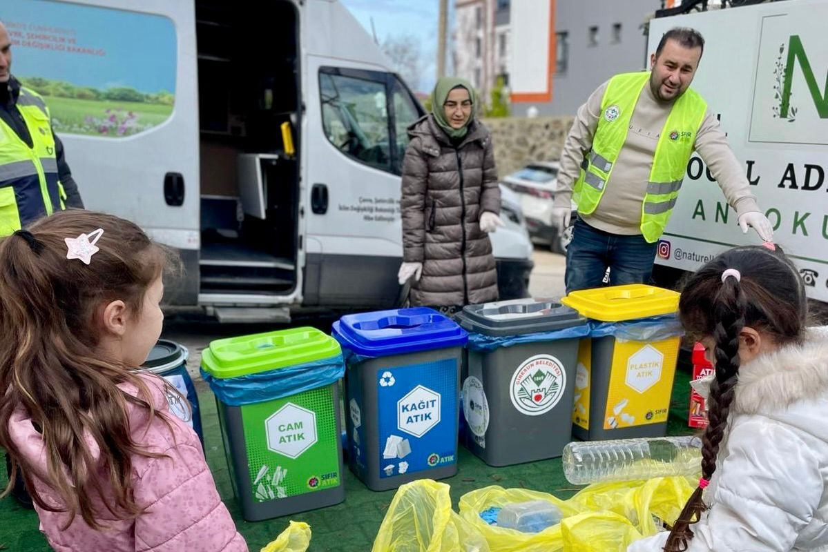 SIFIR ATIK EĞİTİMLERİ SÜRÜYOR