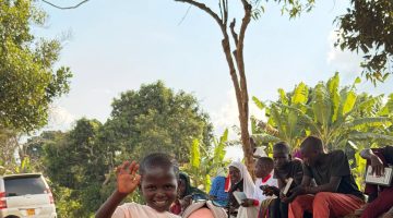 GİRESUN’DAN AFRİKA’YA UZANAN İYİLİK KÖPRÜSÜ: DİLEK MACARA’NIN UGANDA MESAİSİ